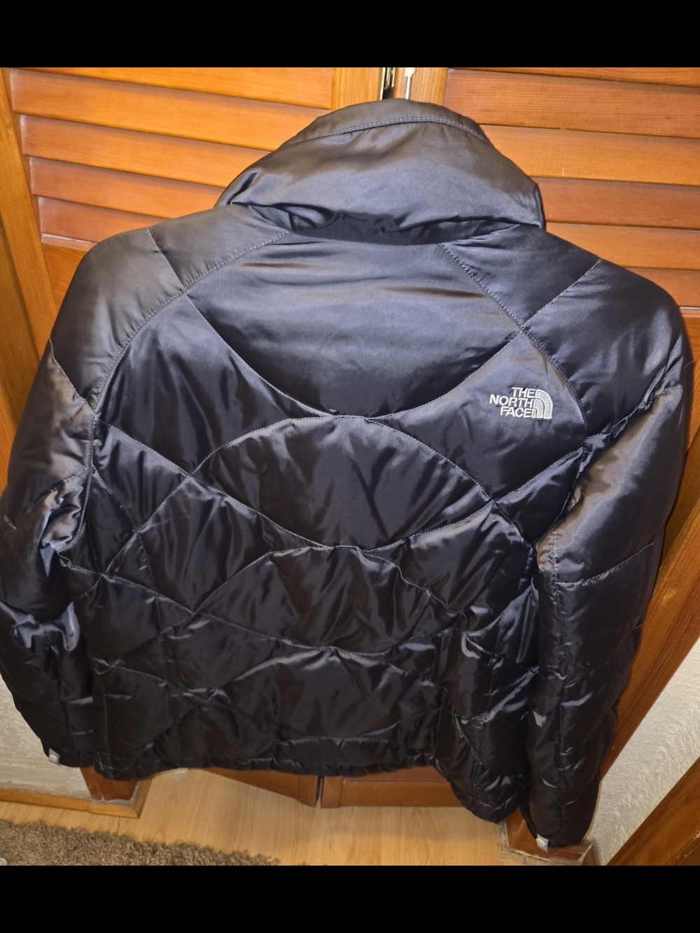 The North Face Black and Cream Insulated Ski Jacket - Picture 2 of 7